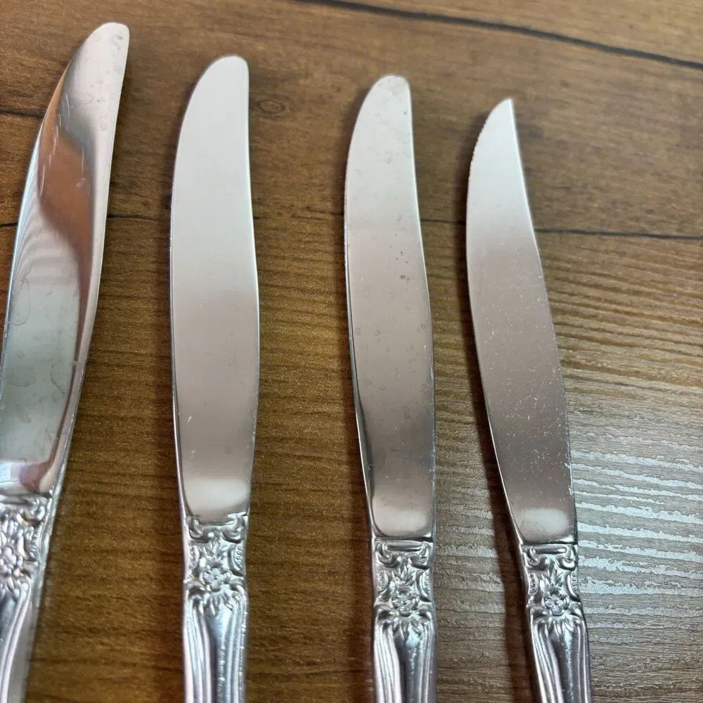 Reed And Barton Select BAROQUE Stainless Flatware 4 Dinner Knives & 1 Spoon